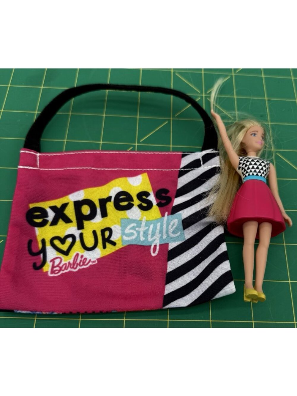 2017 Barbie Fashionistas Power Print Doll #1 With Bag McDonalds HMT
